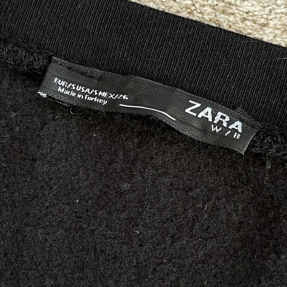 Zara Black Long Loose Crochet Sleeve Crop Top - Picture 8 of 9